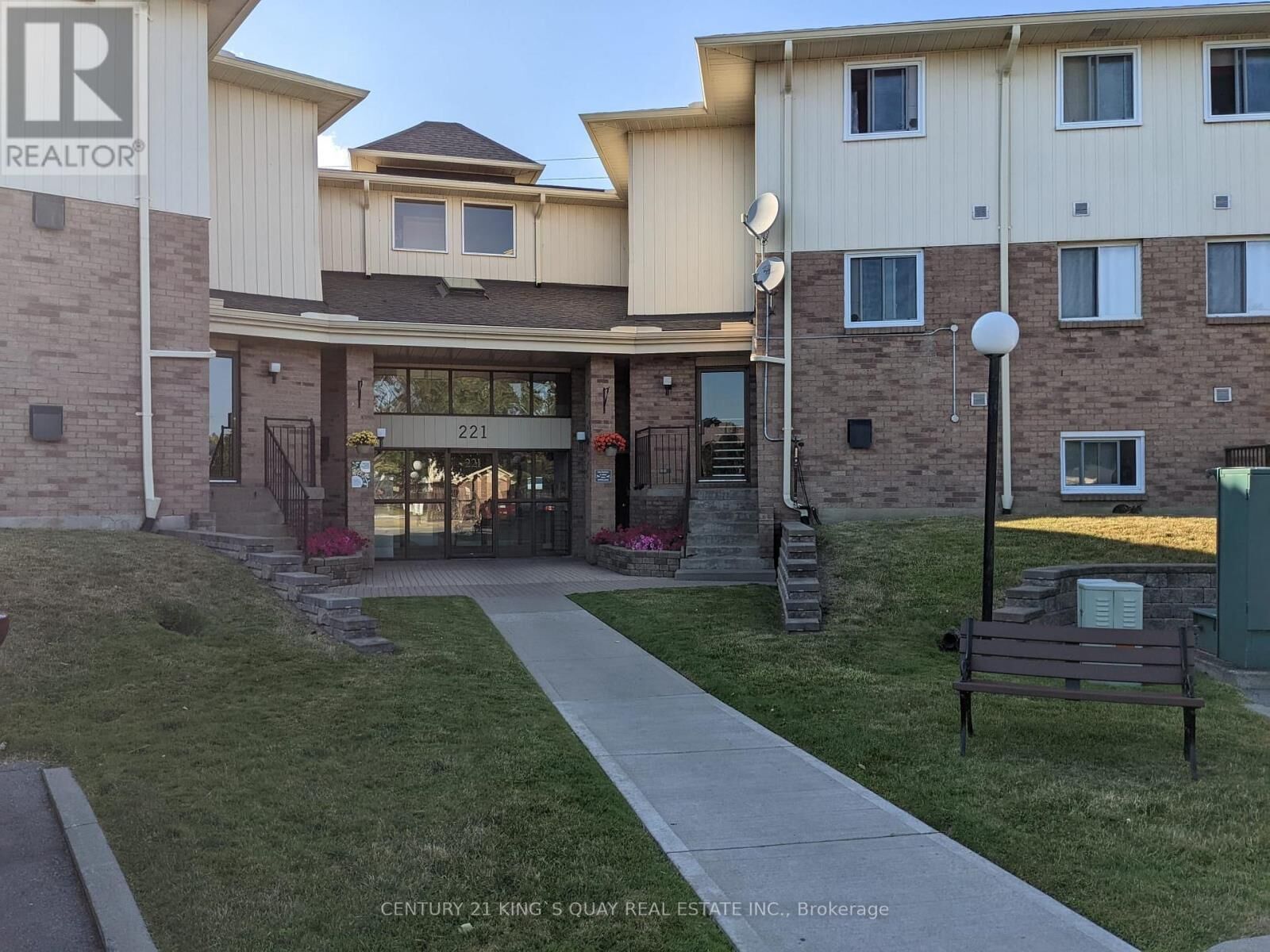 Property Photo:  221 North Park Street 211A  ON K8P 5A6 