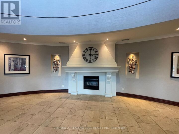 Property Photo:  2585 Erin Centre Boulevard 601  ON L5M 6Z7 
