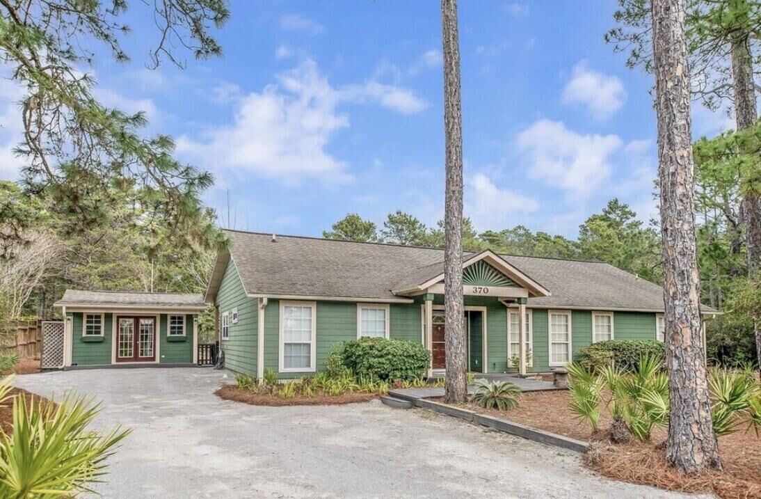 Property Photo:  370 Ridge Road  FL 32459 