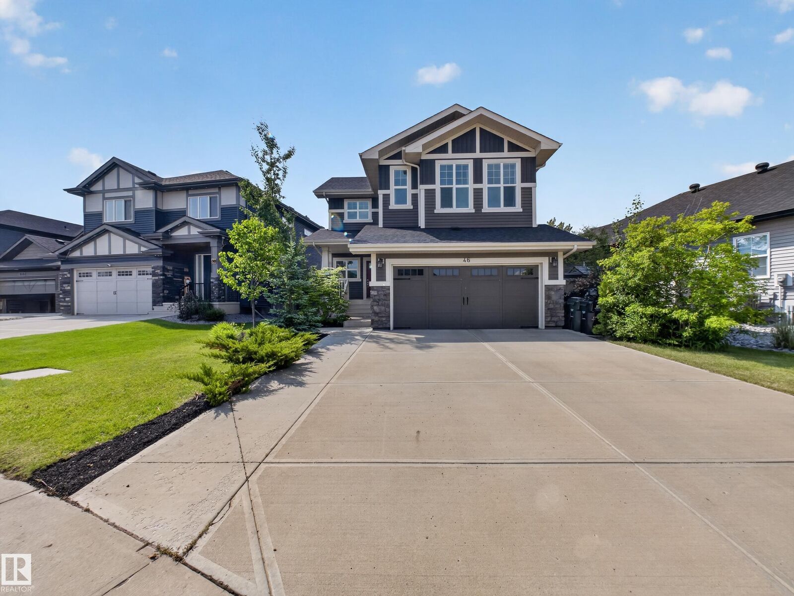 Property Photo:  46 Avebury Court  AB T8H 0Z3 