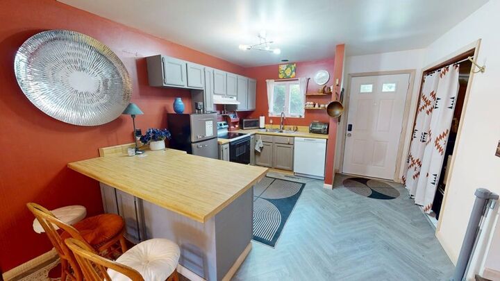 Property Photo:  7216 Oak Ridge Pl  VA 23336 