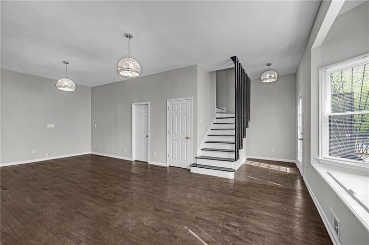 Property Photo:  660 Queen Street SW B  GA 30310 