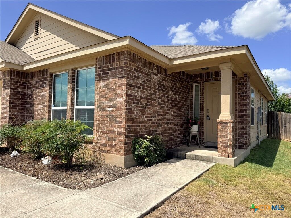 Property Photo:  1024 Clarkston Drive  TX 78155 