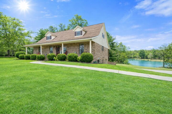 Property Photo: 733 County Road AL 35958