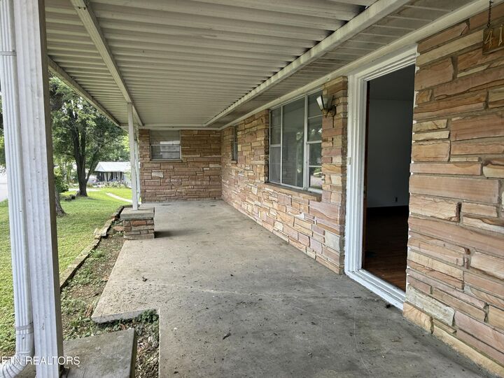 Property Photo:  419 Carlock Ave  TN 37748 