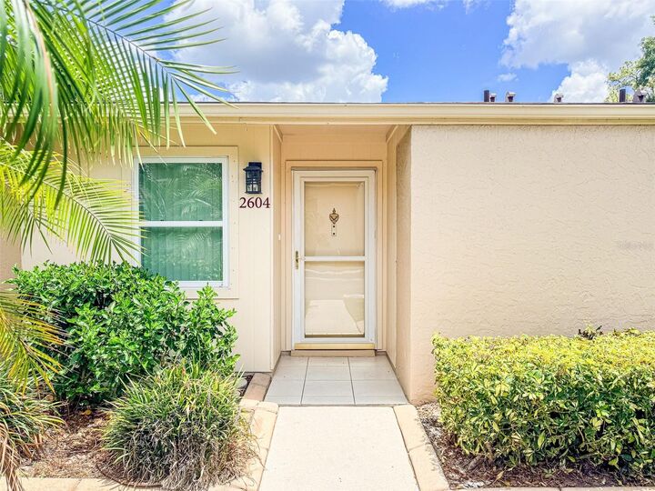 Property Photo: 2604 Woodgate Lane J6 FL 34231