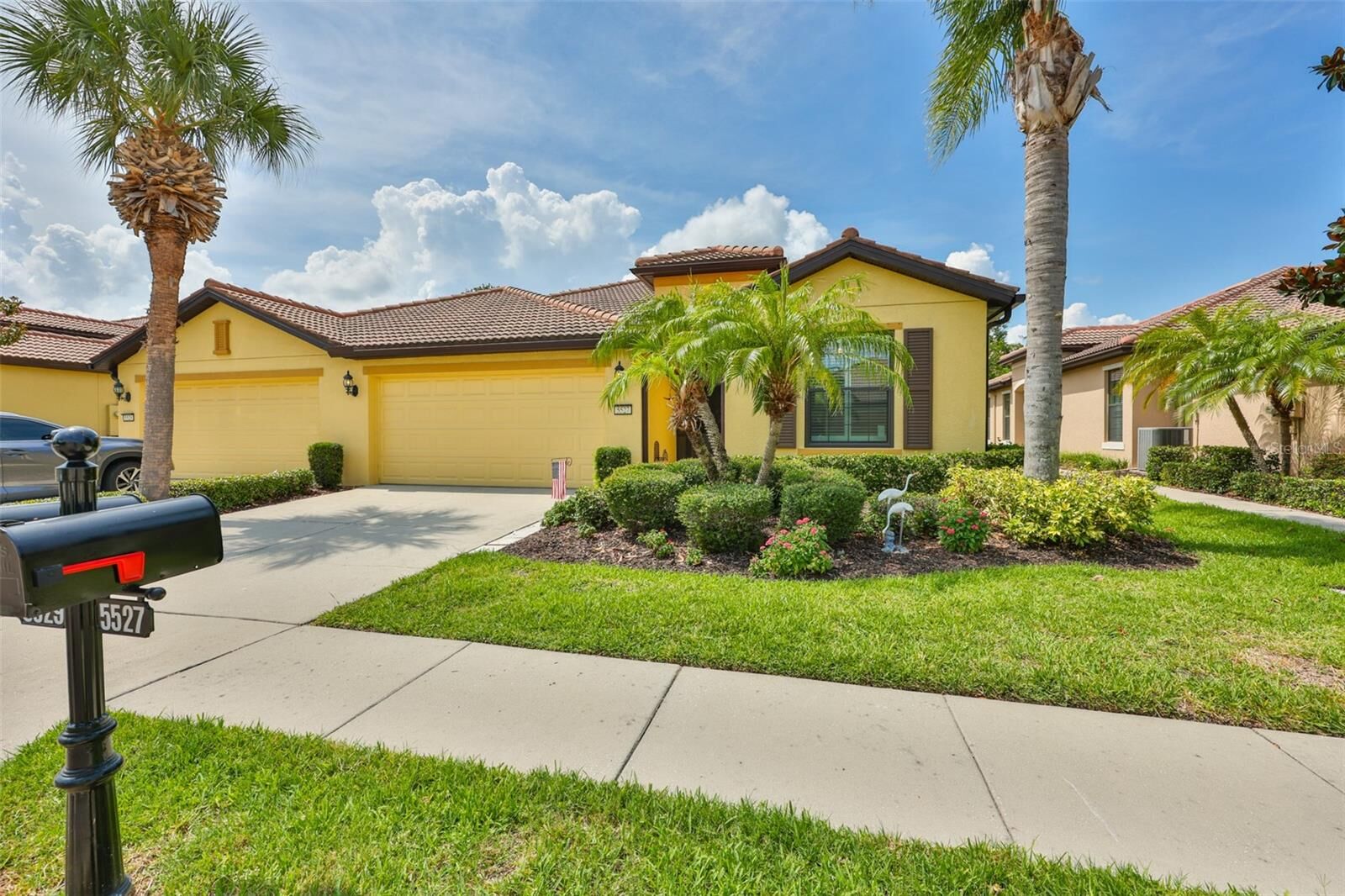 Property Photo:  5527 Sunset Falls Drive  FL 33572 