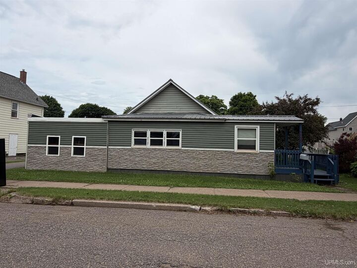 Property Photo: 749 Michigan Street MI 49849-1638