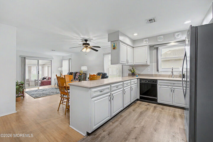 Property Photo:  20 Thronbury Court  NJ 08757 