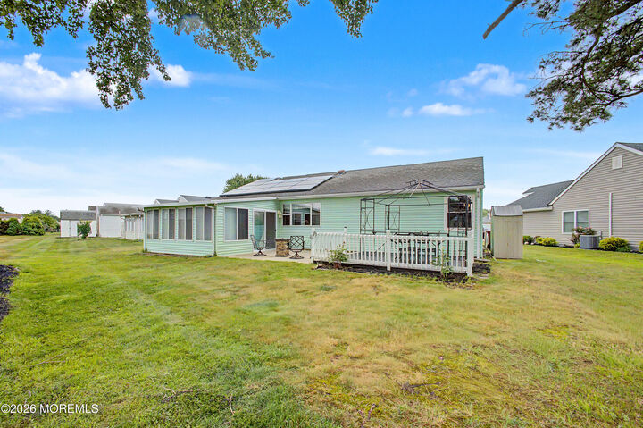 Property Photo:  20 Thronbury Court  NJ 08757 