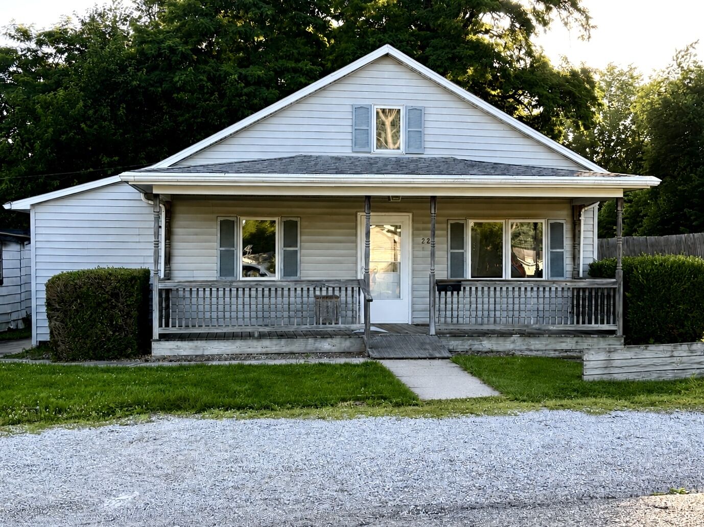 Property Photo: 221 N George Street IL 61727