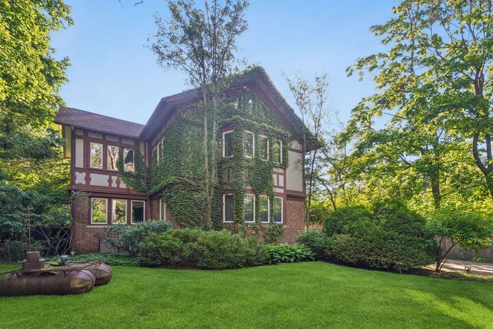 Property Photo:  770 Sheridan Road  IL 60022 
