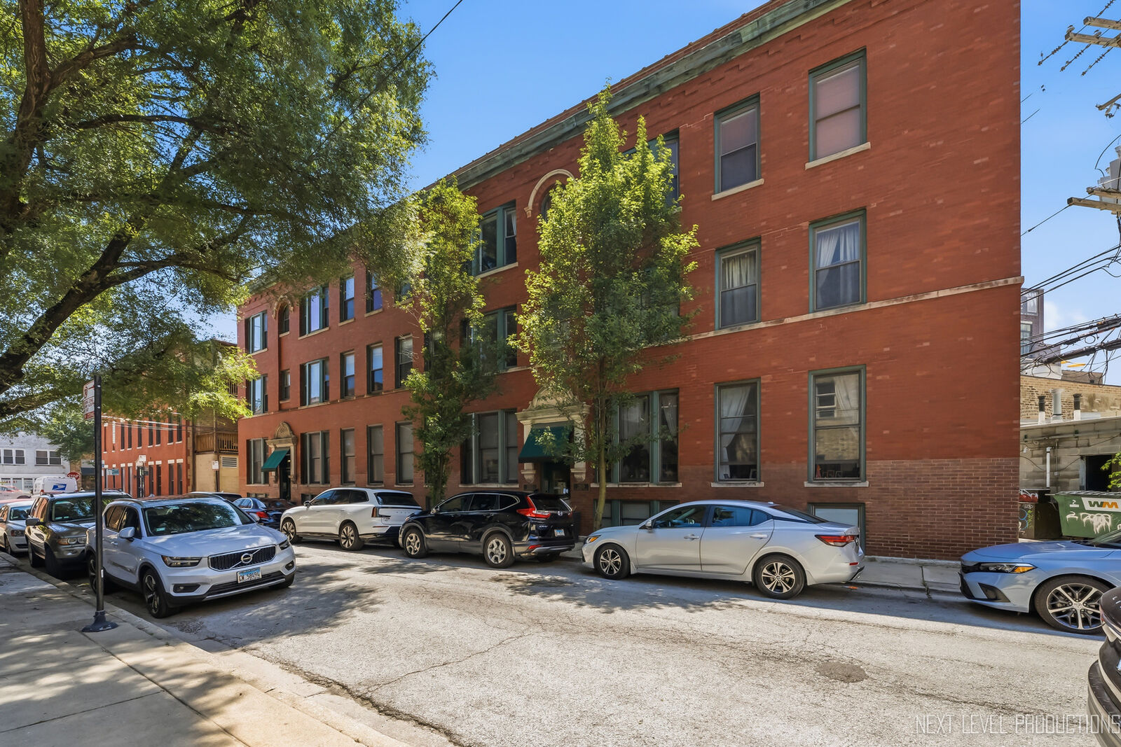 Property Photo:  2013 W Concord Place A  IL 60647 