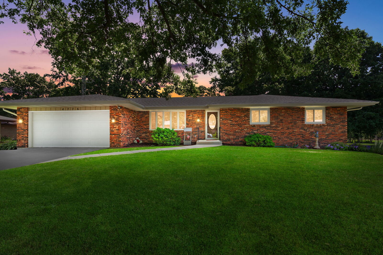 Property Photo: 4776 Rainbow Ridge IL 61109