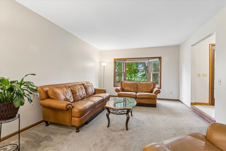 Property Photo:  1056 Fox Valley Drive  IL 60504 