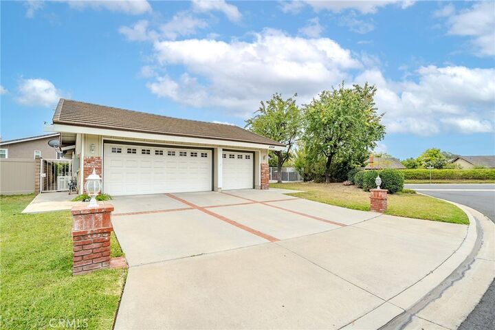 Property Photo:  4994 Via Rosa  CA 92887 