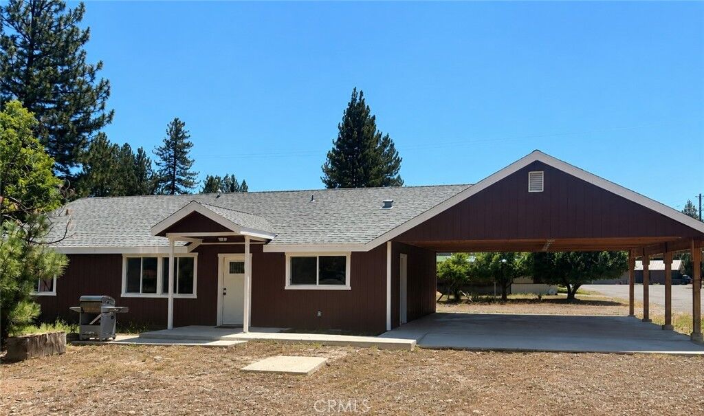 Property Photo:  761 Pine  CA 96020 