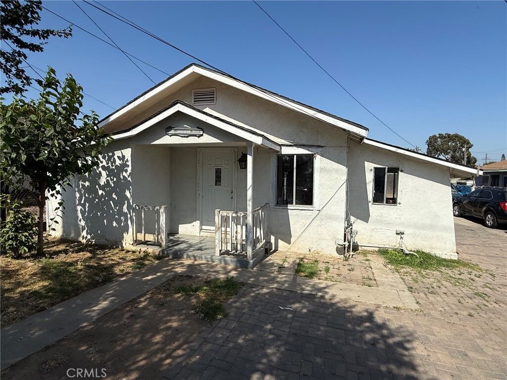 Property Photo:  560 S McDonnell  CA 90022 