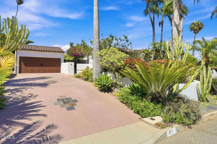Property Photo: 25 Encinal Place CA 93001