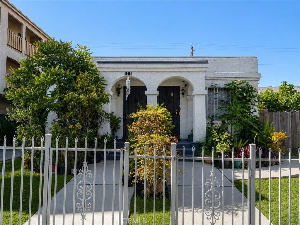 Property Photo: 1015 Dawson Avenue CA 90804