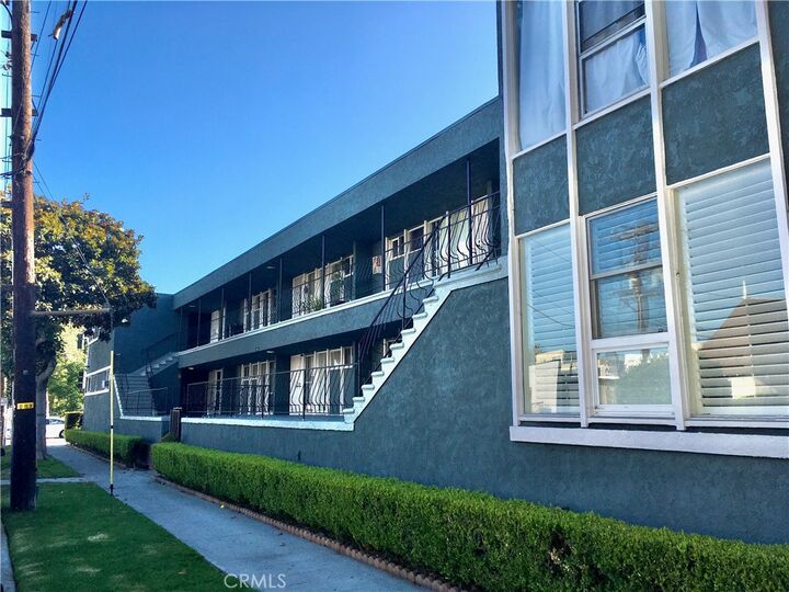 Property Photo:  231 Junipero Avenue 12  CA 90803 
