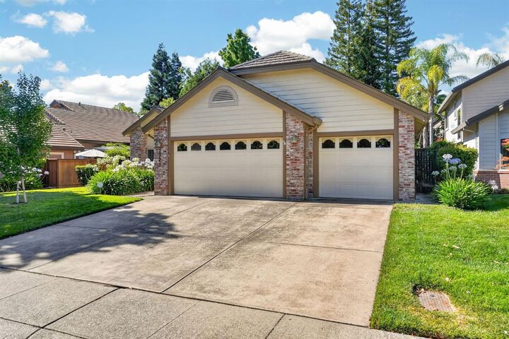 Property Photo: 2721 Courtside Drive CA 95661