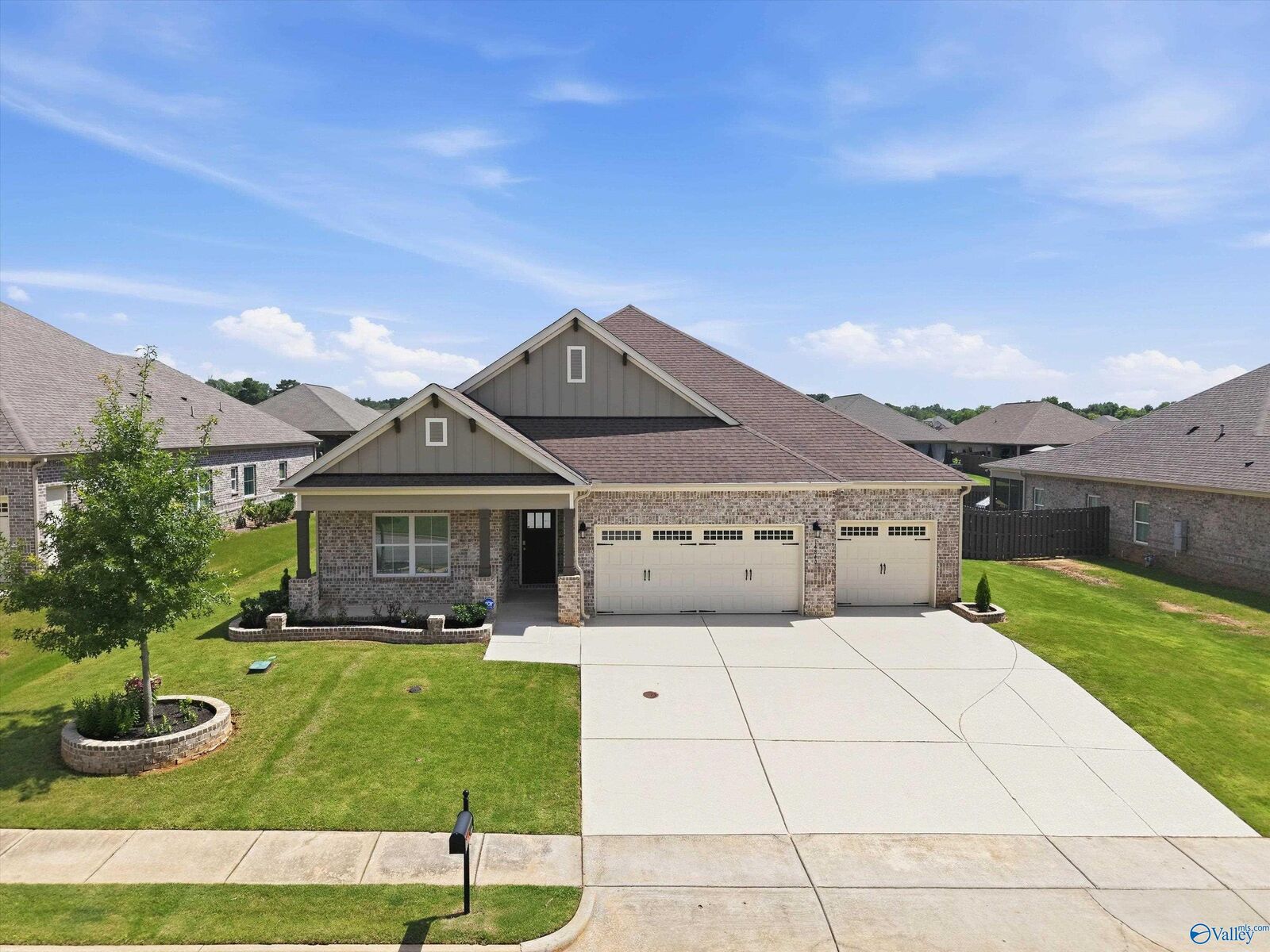 Property Photo: 14840 Willow Rose Lane AL 35613