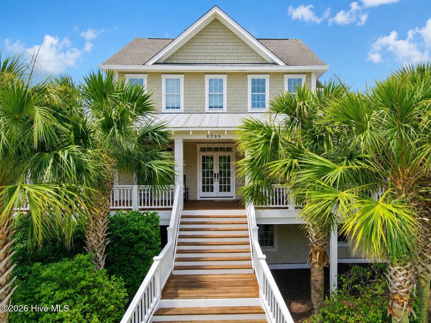 Property Photo: 6266 Ingleside Drive NC 28409