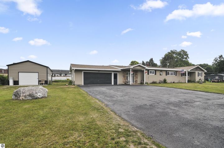 Property Photo:  18116 205th Avenue  MI 49307 