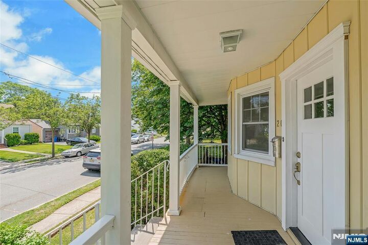 Property Photo:  20 Florence Place  NJ 07407 