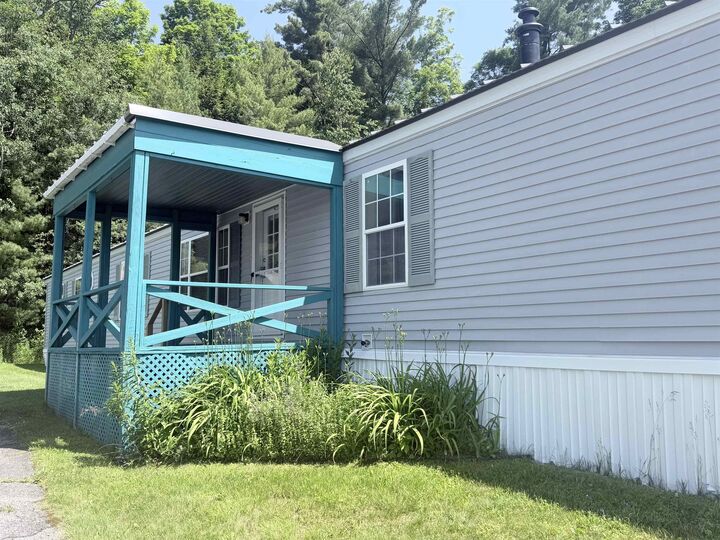 Property Photo:  19 Hilltop Manor Mobile Home Park  NH 03561 