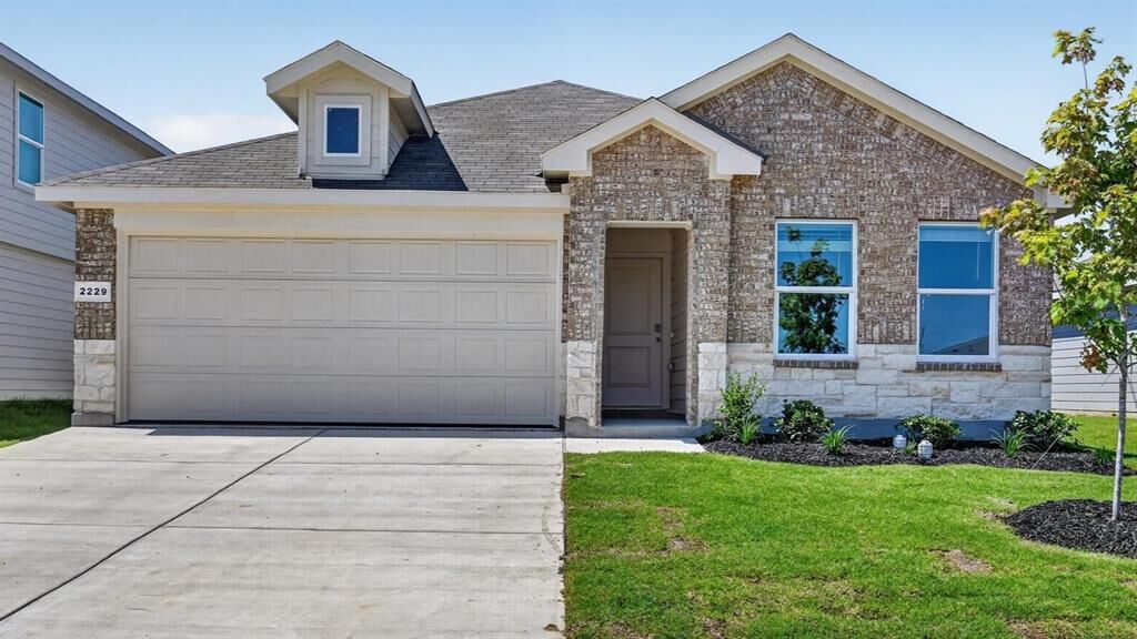 Property Photo: 131 Mach Way TX 76067