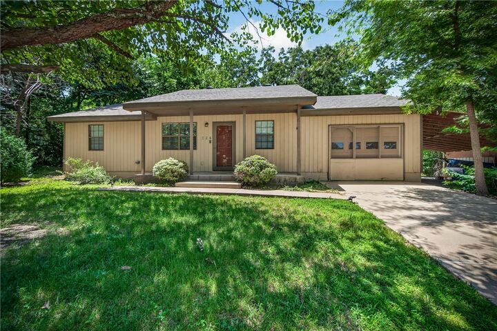 Property Photo:  857 2nd Street  AR 72722 