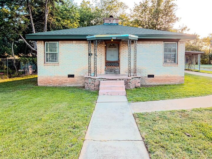 Property Photo: 622 S 14th Street OK 73018