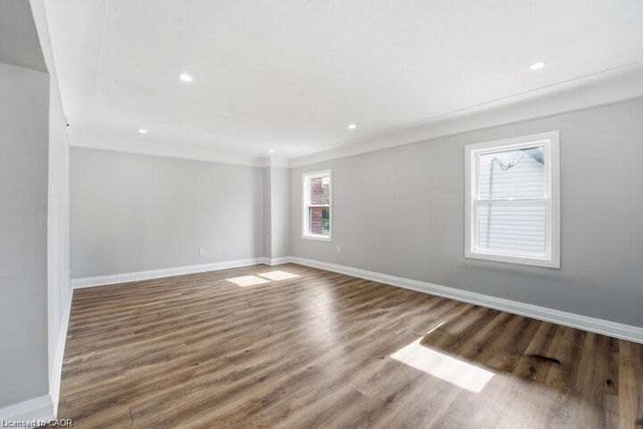 Property Photo:  773 Lawrence Road 2  ON L8K 1Z7 
