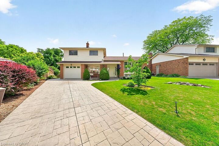 Property Photo:  7 Elizabeth Court  ON L9H 3M1 