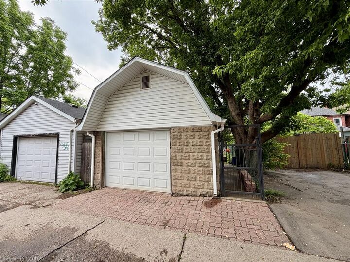 Photo de la propriété: 92 Case Street ON L8L 3G9