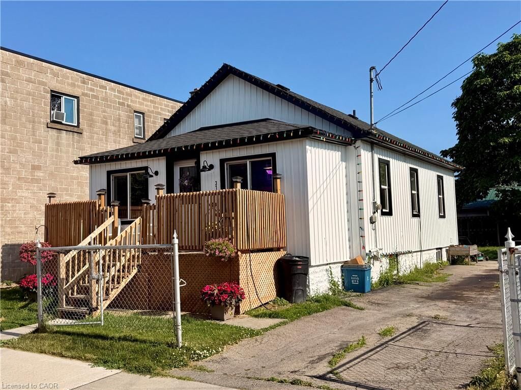 Property Photo: 314 Broadway Avenue A ON L3C 5L9