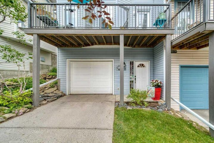 Property Photo:  68 Patina Point SW  AB T3H 3J7 