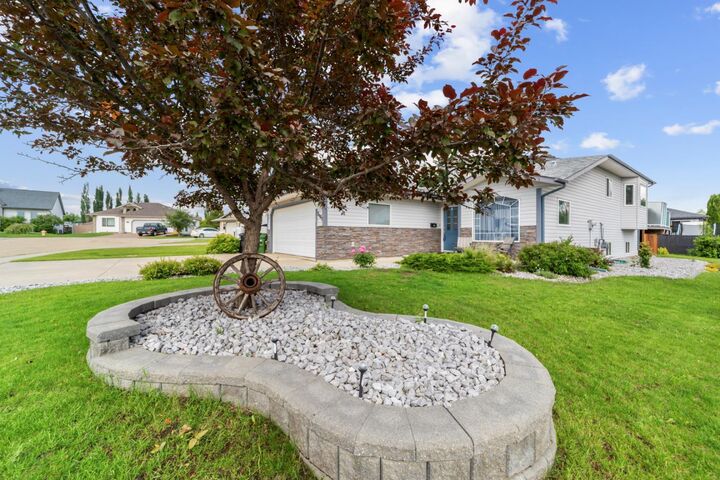Property Photo:  3401 59 Street Close  AB T4V 4Y9 
