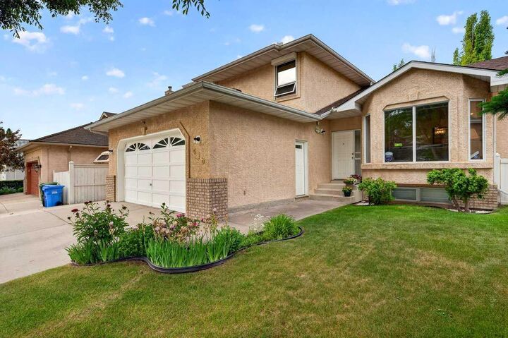 Property Photo:  416 Sierra Morena Place SW  AB T3H 2X2 