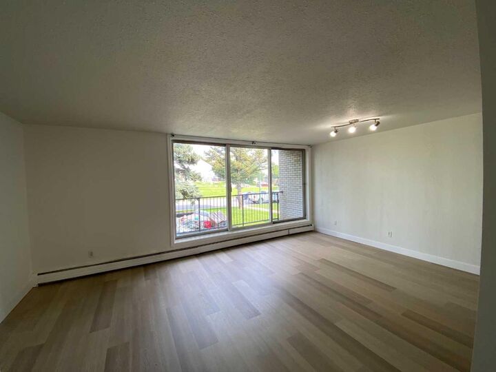 Property Photo: 222 Mayor Magrath Drive N 3 AB T1H 3P8