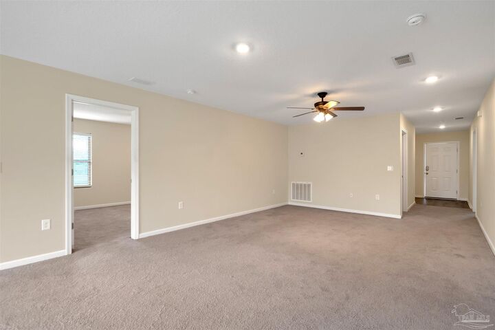 Property Photo:  8724 Schooner Ln  FL 32507 