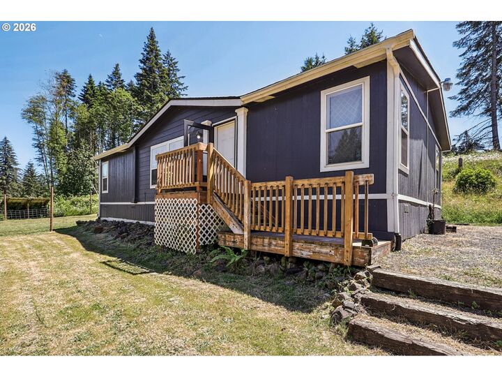 Property Photo: 104 S Goble Creek Rd WA 98626