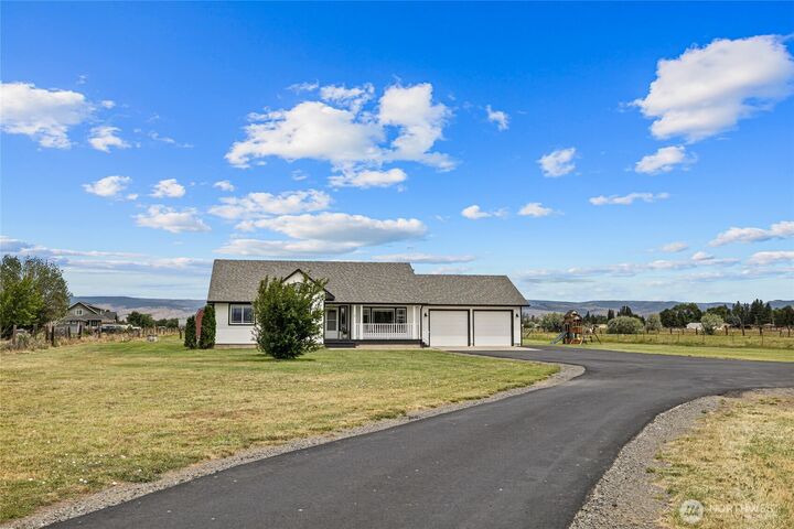 Property Photo:  2471  Vantage Hwy  WA 98926 