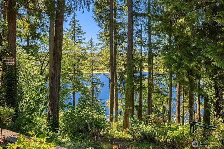 Property Photo: 18603 E Spring Lake Drive SE WA 98058