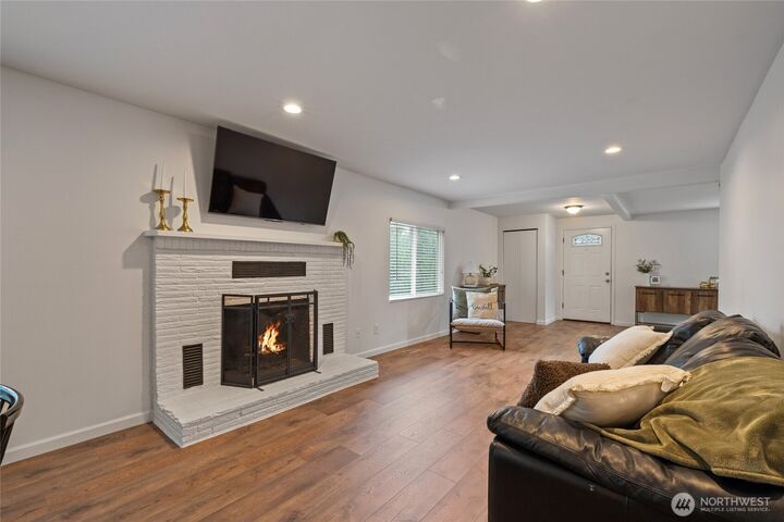 Property Photo:  5606  Vickery Avenue E  WA 98443 