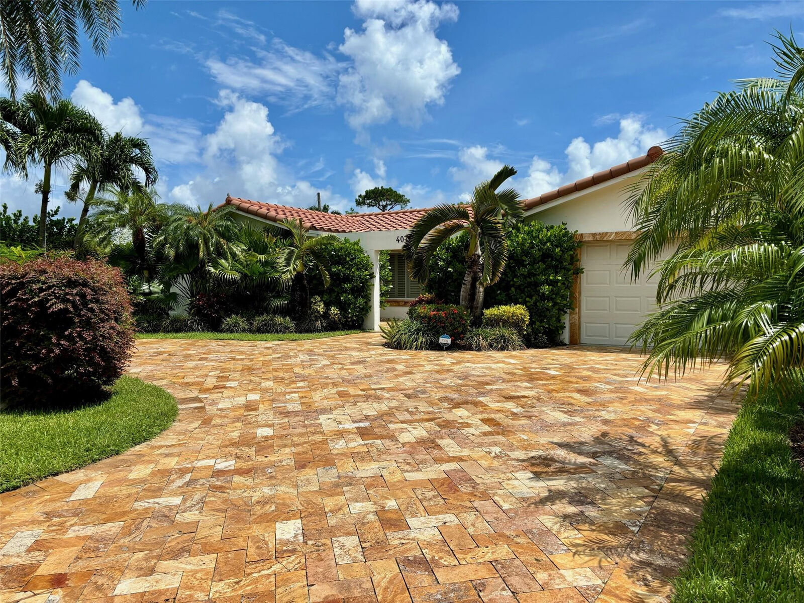 Property Photo:  4070 NE 26th Avenue  FL 33308 