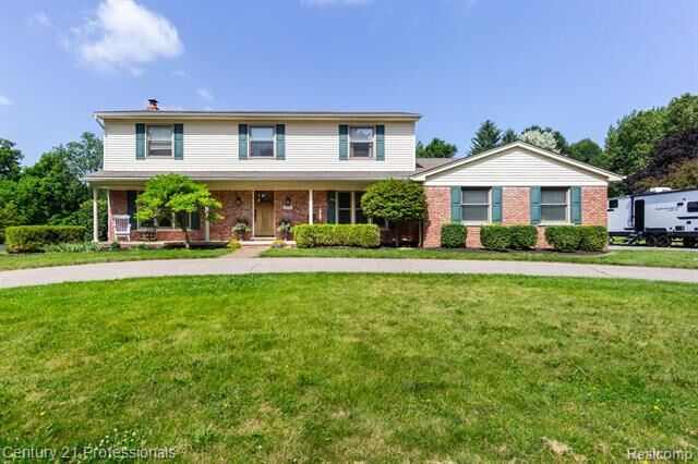 Property Photo: 671 Bridgestone Drive MI 48309
