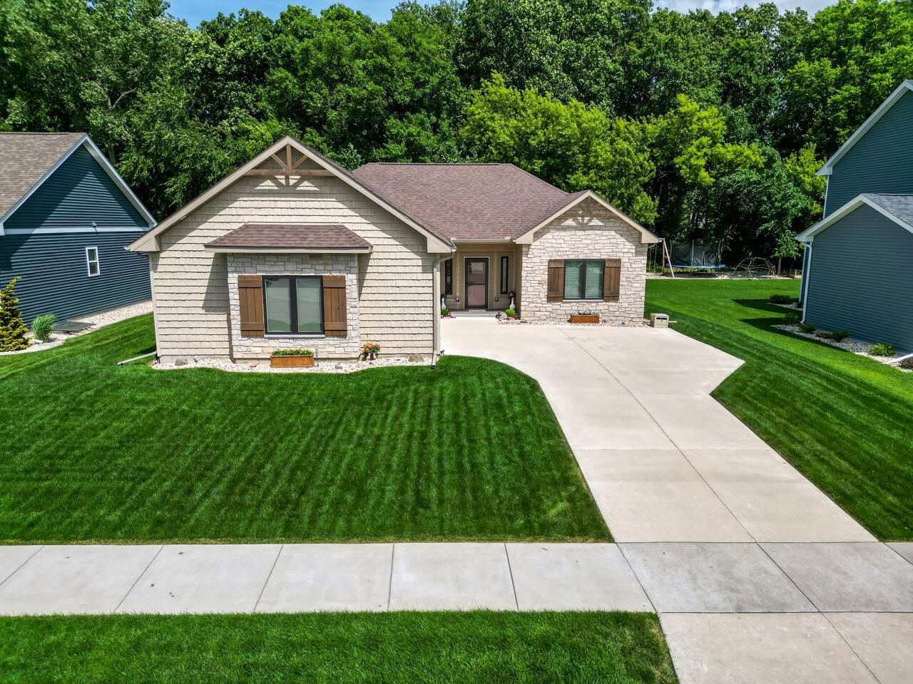 Property Photo:  3904 Tanglewood Place  WI 53546 